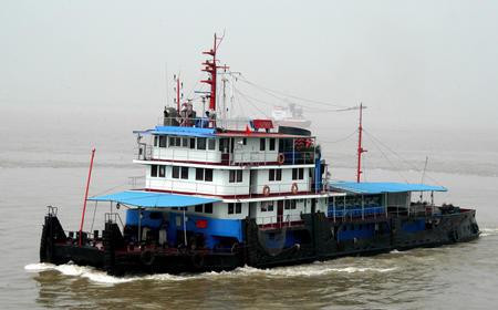 图文:长江拖轮安全航行140万千米(2)