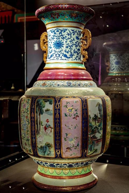 故宫博物院珍藏所陈列陶瓷中形体最高大的瓷母全世界只此一件