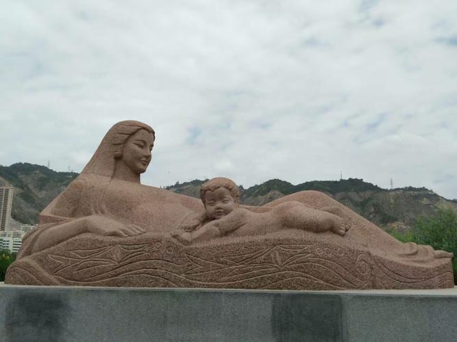 黄河母亲雕塑