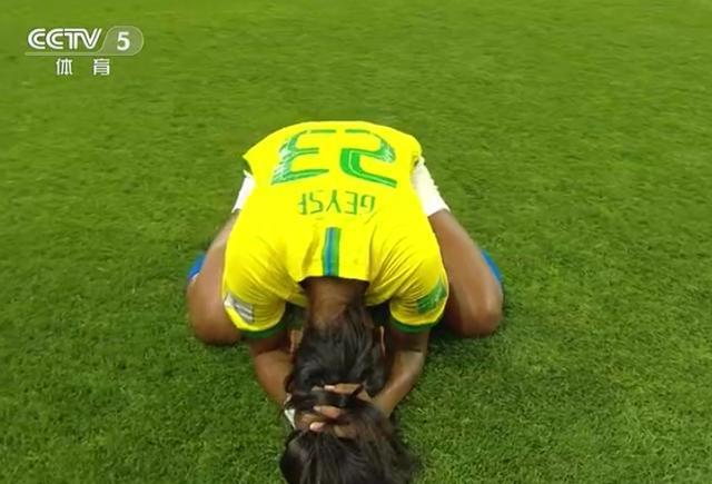 女足世界杯第4支8强球队诞生东道主加时赛绝杀对手却跪地痛哭