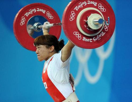 图文女子举重48公斤级决赛韩国姑娘林琼花