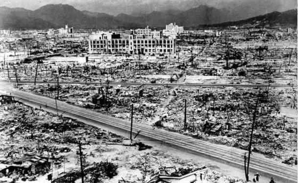 被原子弹轰炸后100年不能住人,为何广岛,长崎现在住那么多人?