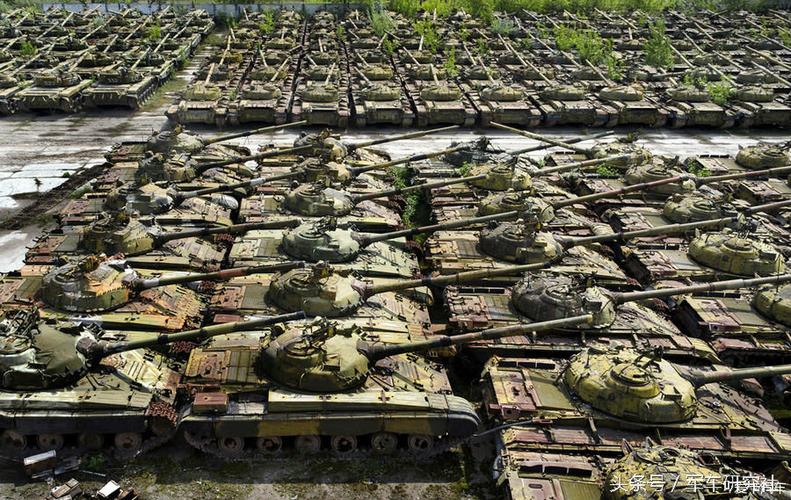 【图】苏联最大演习:上万坦克组钢铁洪流漫山遍野展开 让西方毛骨悚然