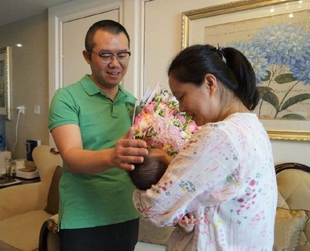 42岁涂磊晒出妻子的照片网友大呼不相配