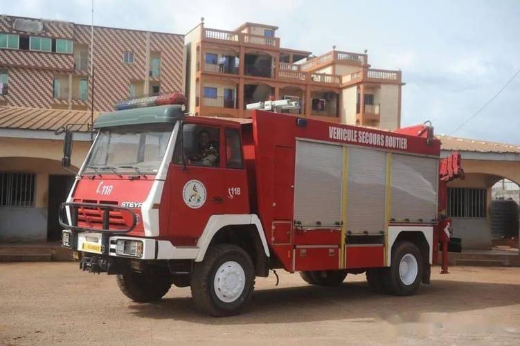 国内几乎淘汰 非洲仍是主力 喀麦隆国家消防队的陕汽斯太尔消防车