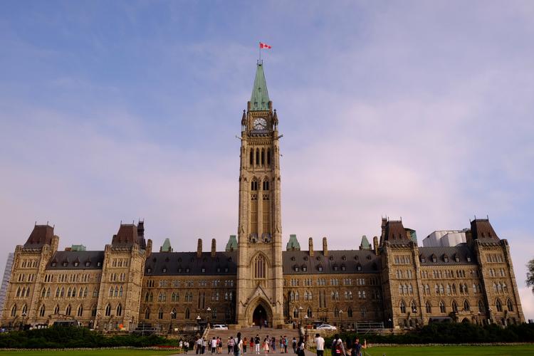 而国会大厦就算是整个加拿大的标志性建筑.