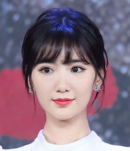 公认最美"娃娃脸"的8位女星,郑爽上榜,而她至今不温不火