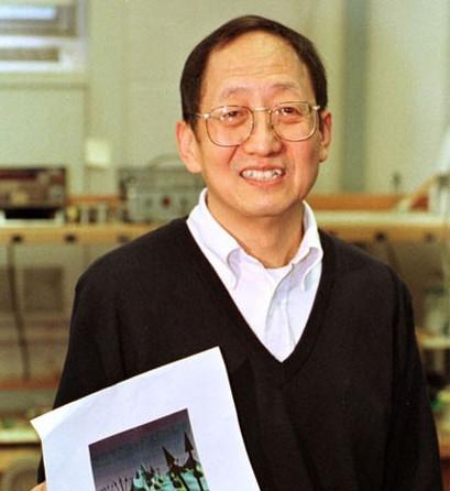 1998年物理奖获得者崔琦