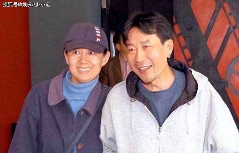 原创李雪健与妻子结婚41年零绯闻儿子有才是导演但却是他的心病