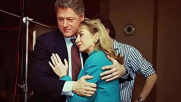 1998年克林顿婚外情曝光自传中描述与莱温斯基关系不恰当接触