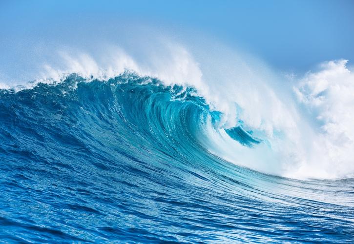 海水飞溅海洋海波海浪4k风景壁纸