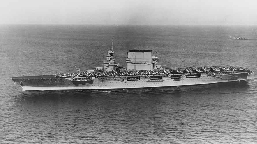 在二战前建造的大型航空母舰,也是继兰利号航母之后第二批次建造的航
