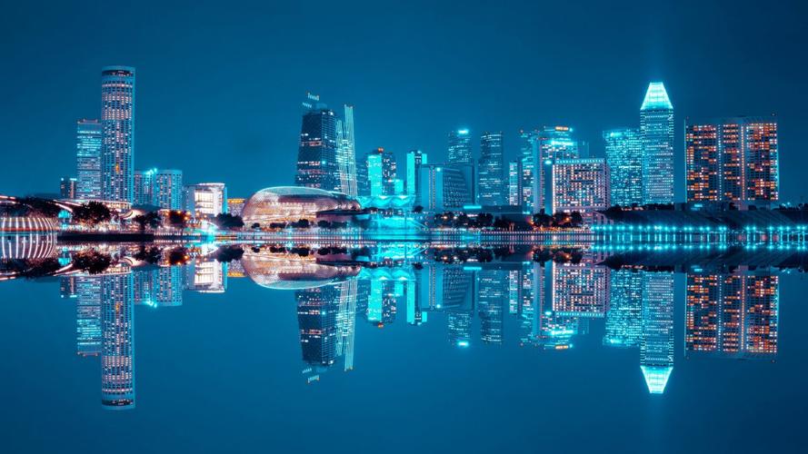 美丽的蓝色城市夜景图片