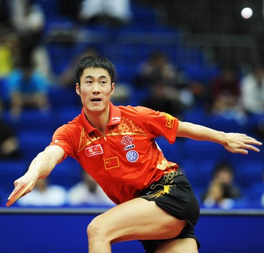 图文世乒赛男单18决赛王励勤显绝佳身体素质
