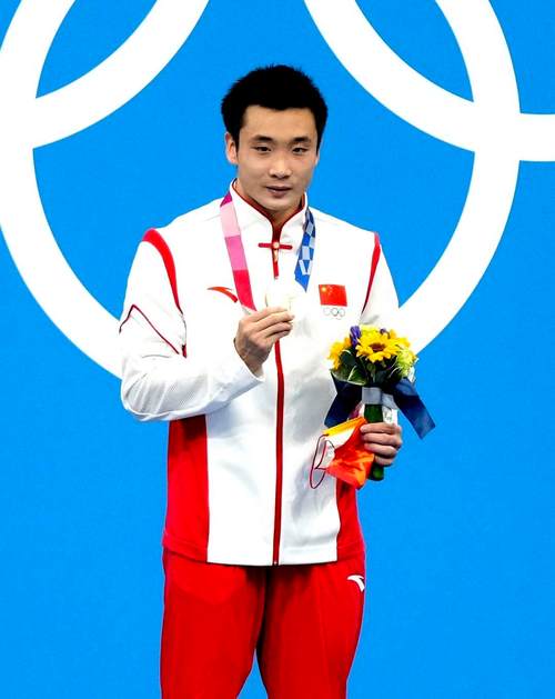曹缘也是连续三届奥运会都有金牌入账:2012伦敦奥运会男子双人10米台