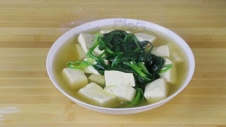 菠菜豆腐汤怎么做好吃补钙健骨