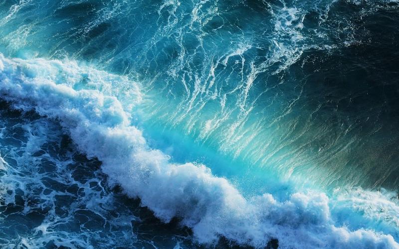 蓝色大海漂亮的浪花 iphone 壁纸