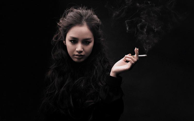 金泰熙,亚洲女孩,抽烟,黑 壁纸