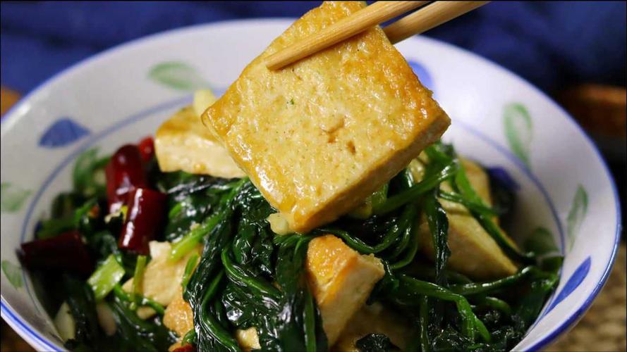 菠菜配豆腐,营养又美味,做菜时多加1步,补铁补钙,吸收更全面