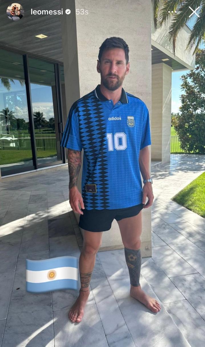 梅西身穿马拉多纳94世界杯球衣.#足球新闻##阿根廷队