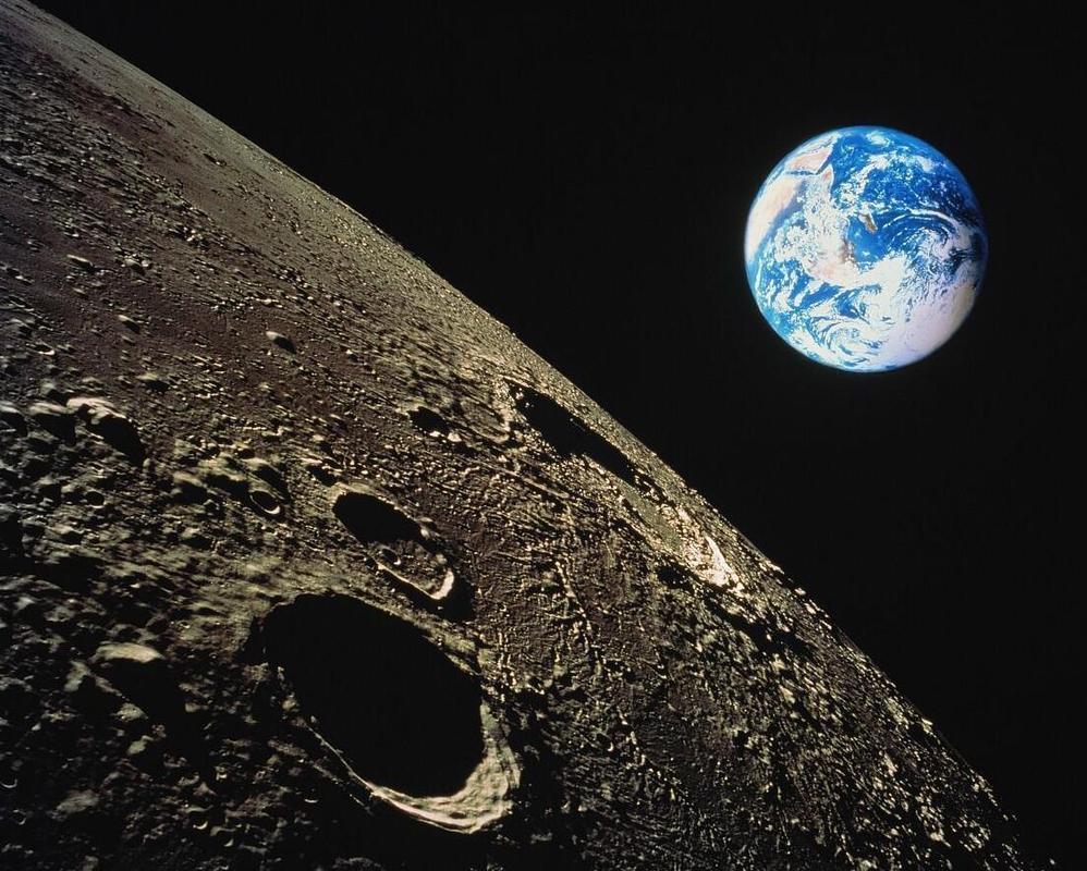 月球一直以来都是荒芜的 我们可能真的错了